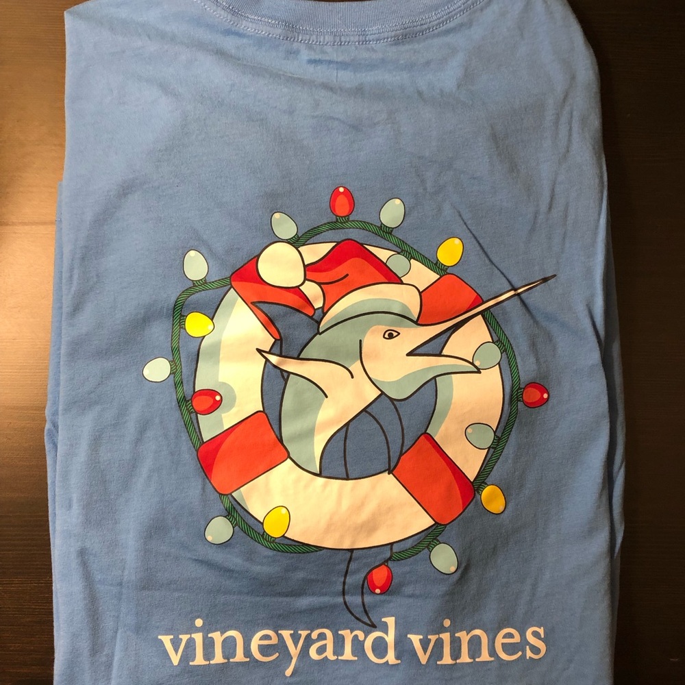 NWT Vineyard Vines Christmas SS Tee S